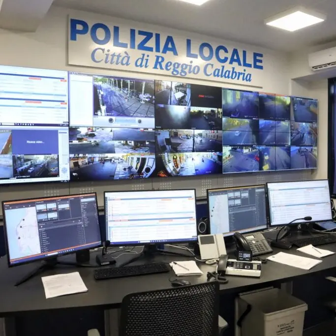 Arghillà,\u00A010 denunce\u00A0per occupazione abusiva e furto d’acqua\n