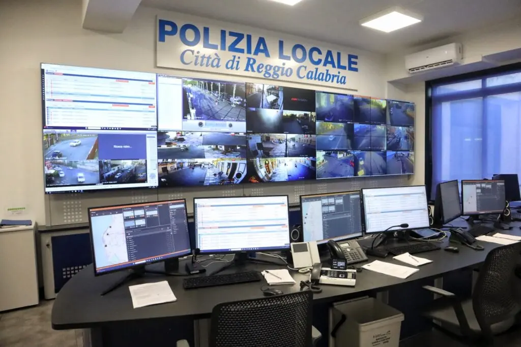 Arghillà,\u00A010 denunce\u00A0per occupazione abusiva e furto d’acqua\n