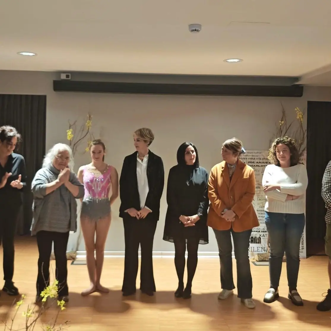 Umg, docenti e personale diventano attori per un giorno: “La Collina del Calicanto” commuove il pubblico nella giornata contro la violenza sulle donne\u00A0\n