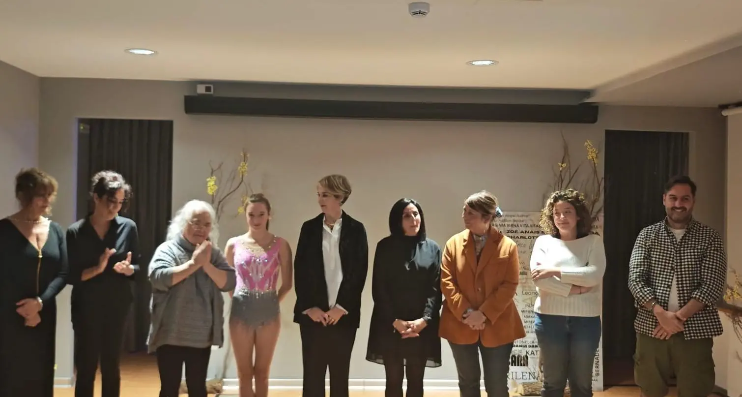 Umg, docenti e personale diventano attori per un giorno: “La Collina del Calicanto” commuove il pubblico nella giornata contro la violenza sulle donne\u00A0\n