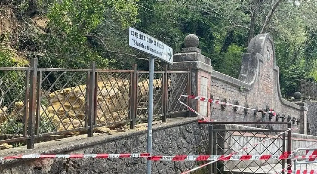 Mancini denuncia: «I colli di Cosenza franano e la città è abbandonata»