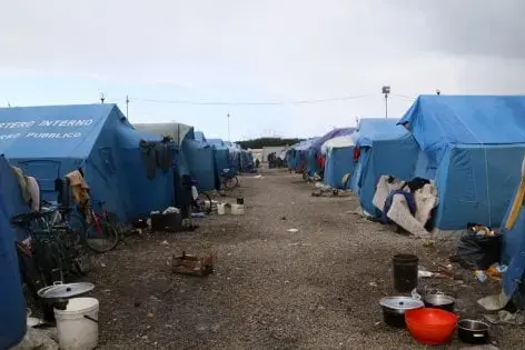 Ghetti, tendopoli, fondi Pnrr. Il 28 novembre l’evento della Flai a San Ferdinando\n