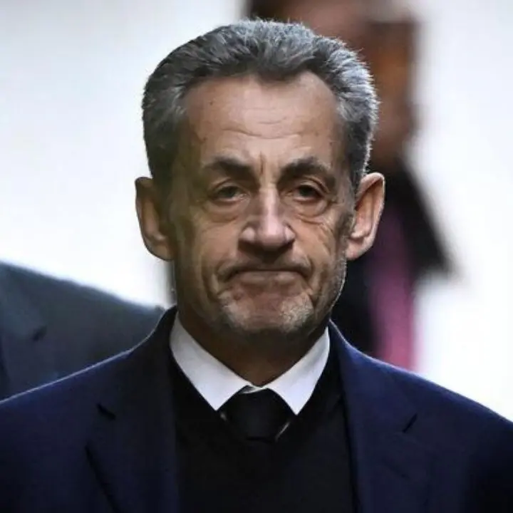 Francia,\u00A0la Cassazione respinge il ricorso di Sarkozy: la condanna è definitiva\n