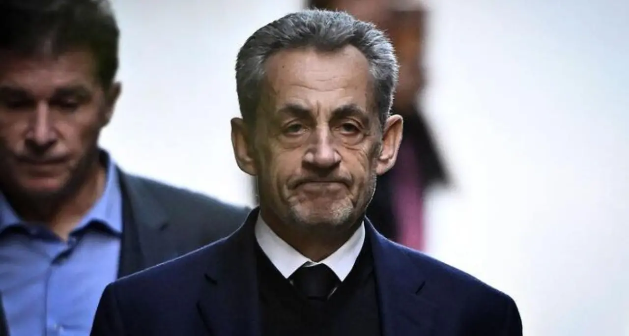 Francia,\u00A0la Cassazione respinge il ricorso di Sarkozy: la condanna è definitiva\n