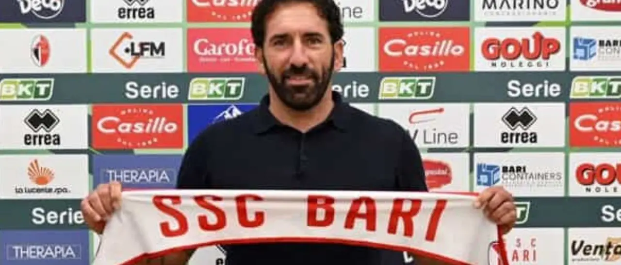 Serie B, il Bari esonera il tecnico calabrese Caserta e pensa al ritorno di Vivarini\n