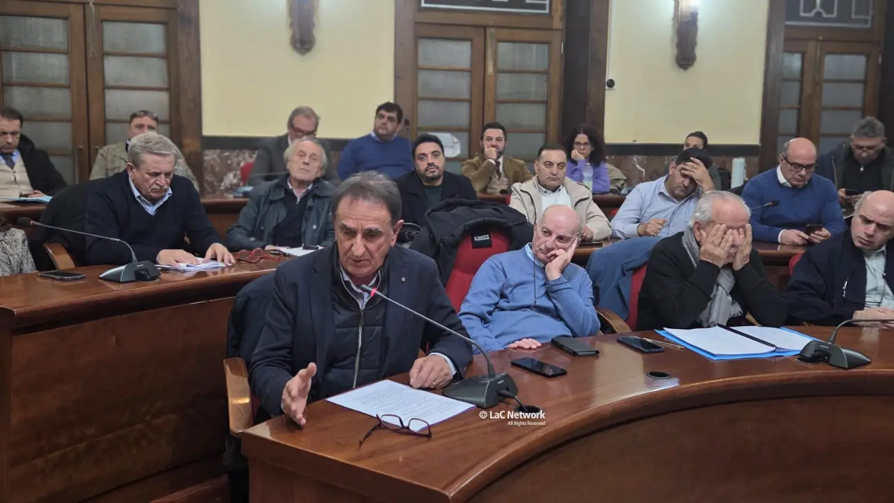 Futuro incerto per gli ospedali di Serra e Tropea, i sindaci Barillari e Porcelli (Drapia) incalzano l’Asp: «Vogliamo garanzie»\n