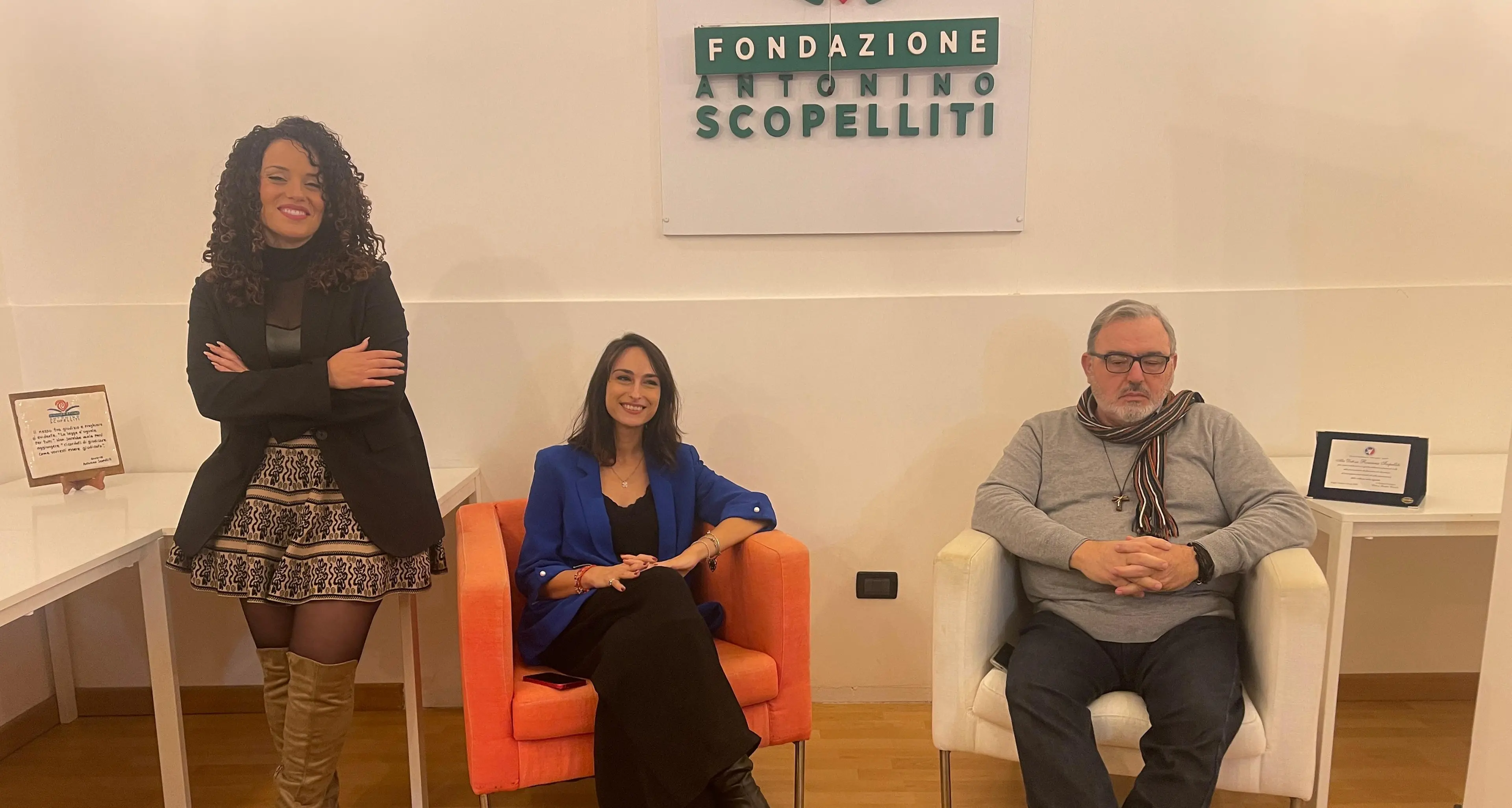 Un Natale che include, accoglie e restituisce futuro: Piazza De Nava diventa il cuore pulsante dell’autismo\n\n\n