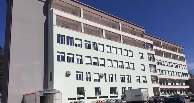 Ospedale di Serra «solo sulla carta». La rabbia del Comitato San Bruno: «La nostra salute non è negoziabile»\n