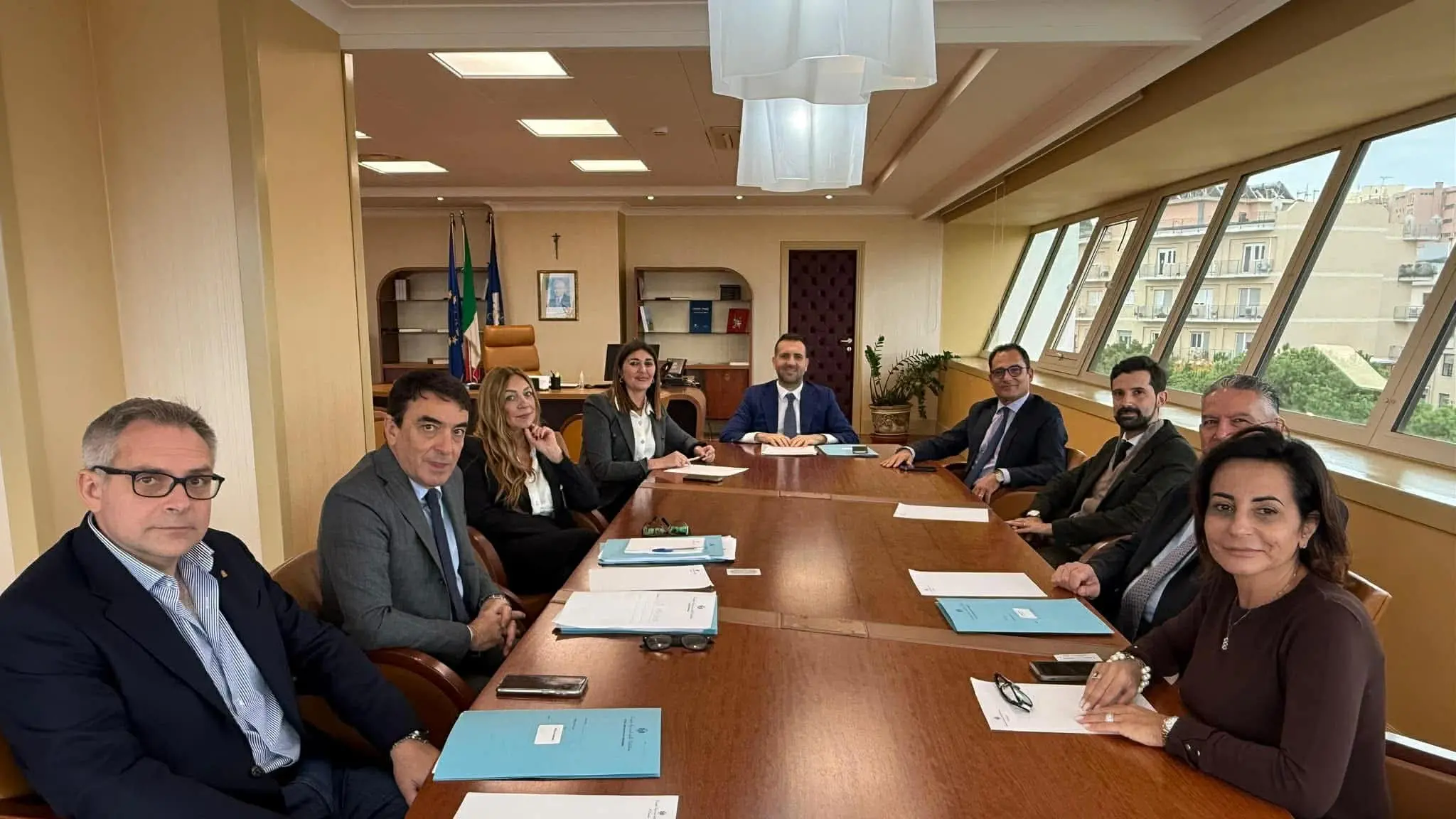 <p>L'Ufficio di Presidenza del Consiglio regionale</p>\\n