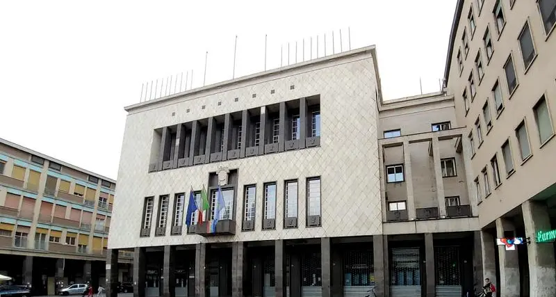 Comune di Cosenza, mugugni dopo i concorsi: per l'opposizione ci sono troppi “amici di” tra i vincitori