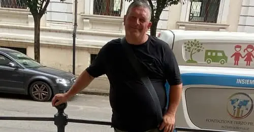 Cosenza piange “Zio Armando”: il gigante buono che aveva nel cuore i colori rossoblù\n