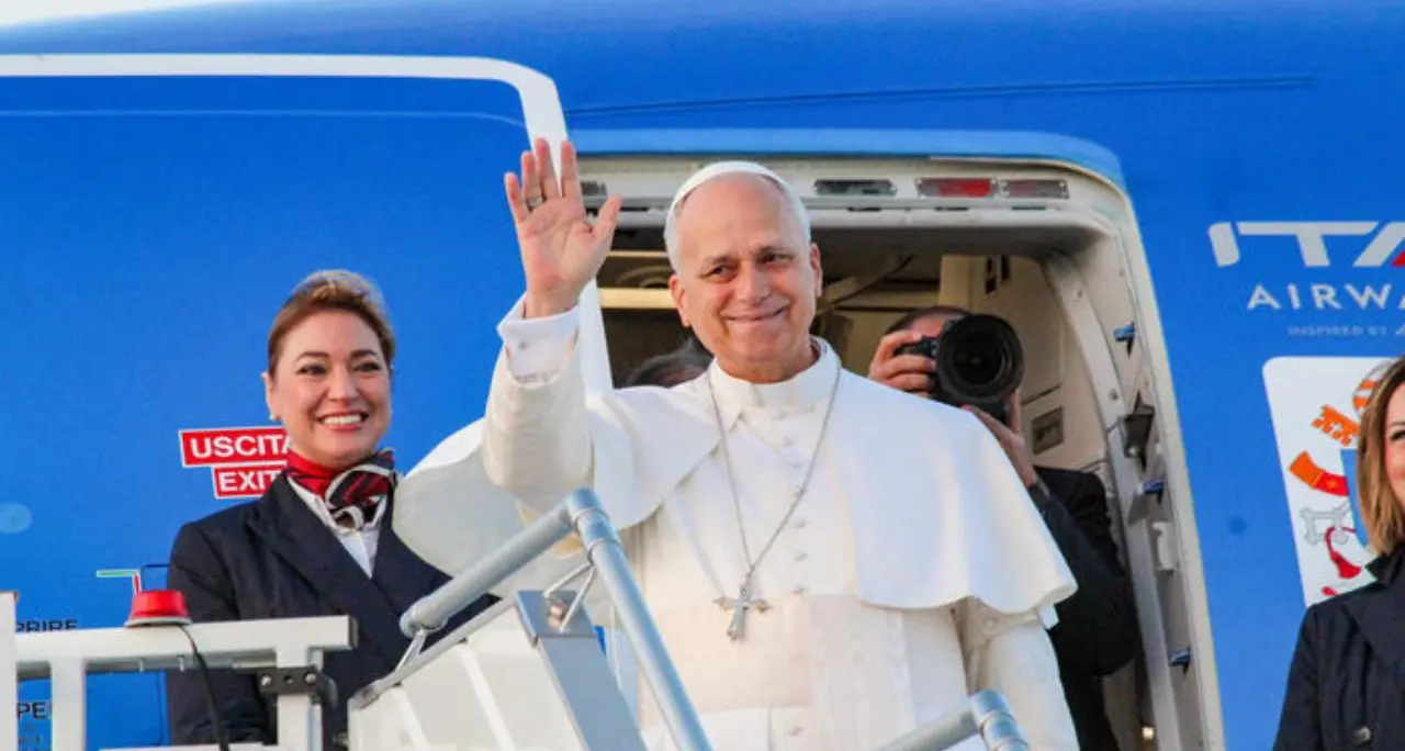 Il primo viaggio di Papa Leone tra Turchia e Libano: crisi globali e l’eredità di Francesco in un’area segnata dalla guerra\n