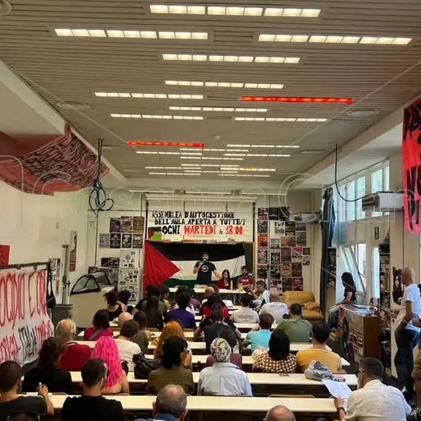 Aula studio liberata, Rifondazione Comunista: «Giù le mani dagli spazi sociali dell’Unical»