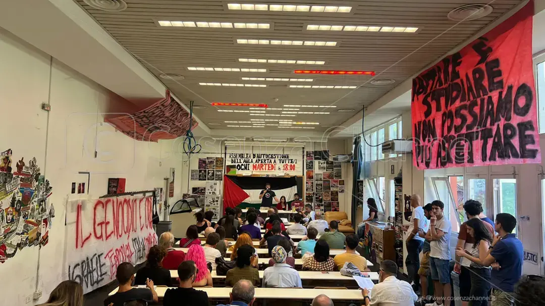 Aula studio liberata, Rifondazione Comunista: «Giù le mani dagli spazi sociali dell’Unical»