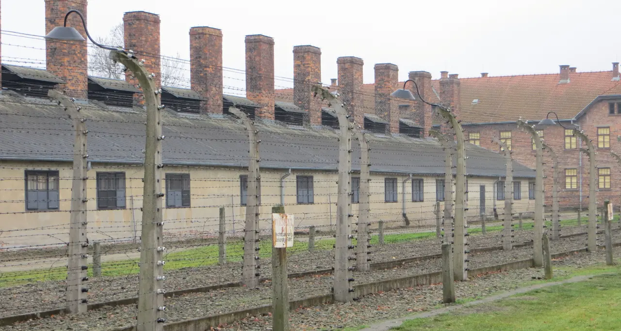 Soldato italiano catturato e internato in un lager nel 1943, la Germania ora deve risarcire gli eredi