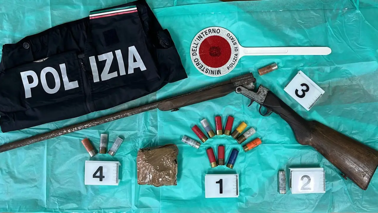Ancora un sequestro d’armi nel Vibonese: a Serra arrestato un uomo che nascondeva un fucile tra la paglia\n