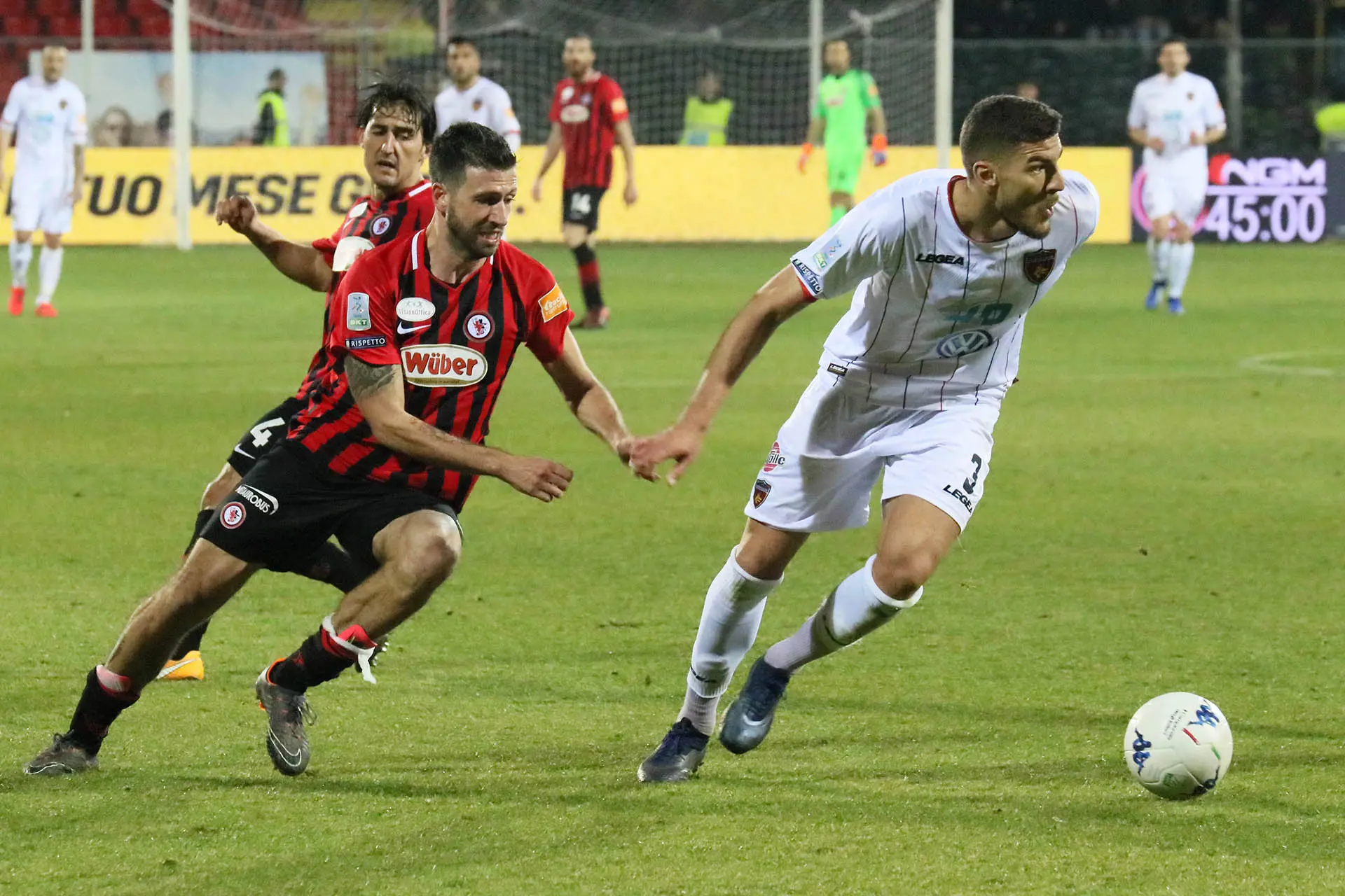 Cosenza a Foggia per restare in alto: lo “Zaccheria” però è quasi un tabù