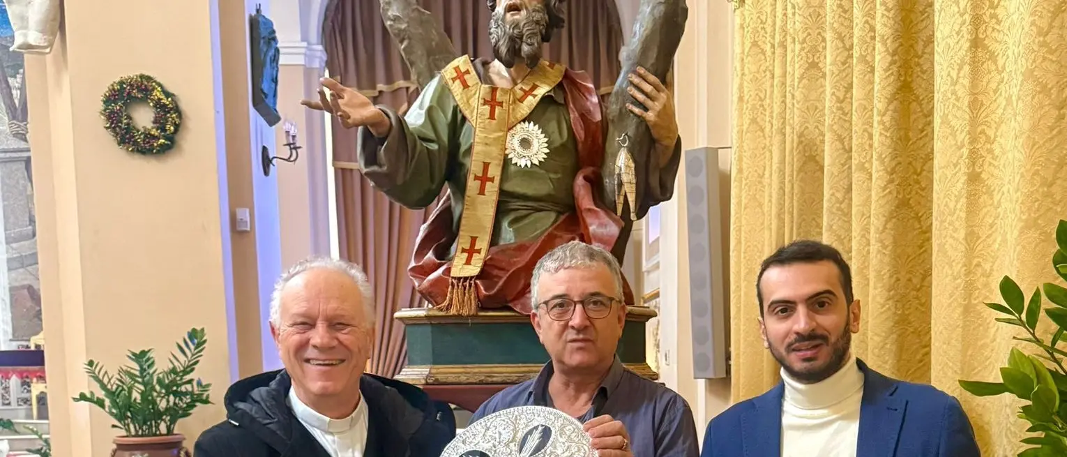Parghelia, comunità in festa per il ritorno dell'aureola argentea di Sant'Andrea apostolo\n