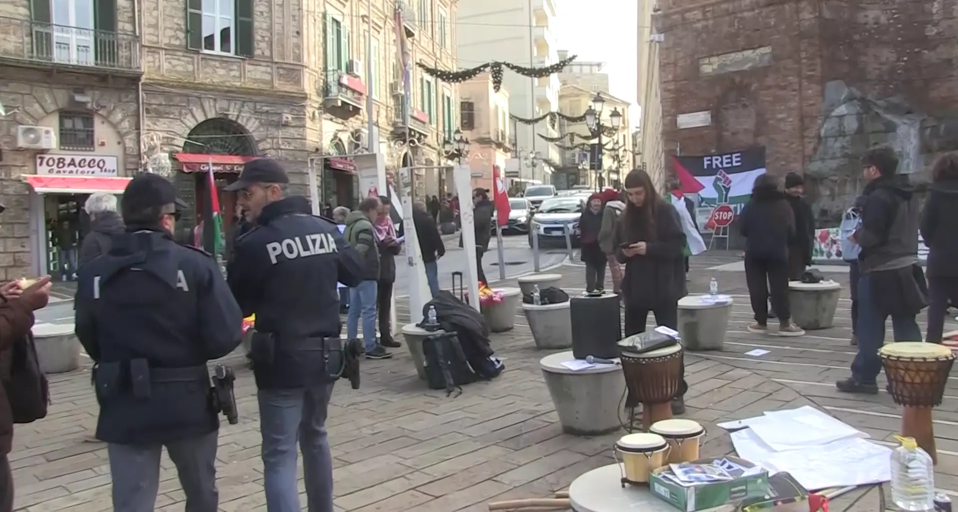 Pro Pal in piazza contro la “Finanziaria della guerra”. Catanzaro chiama Messina