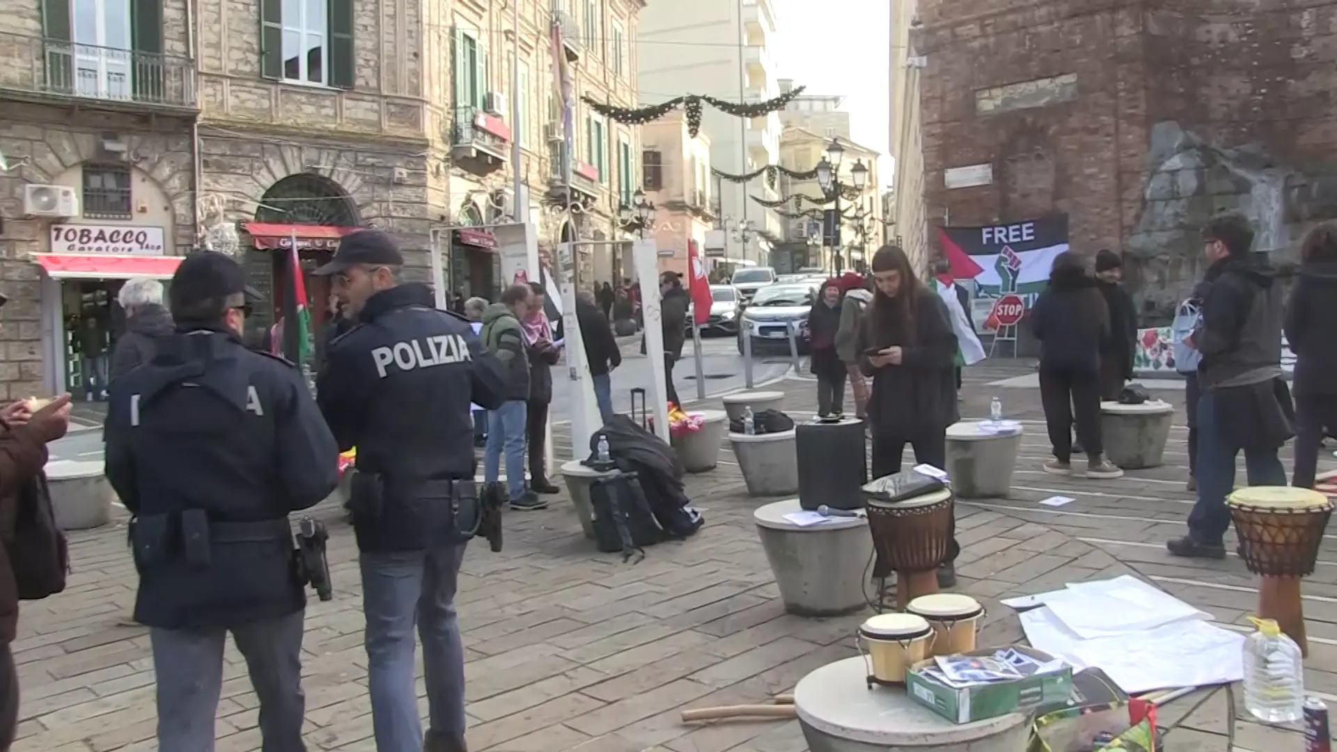 Pro Pal in piazza contro la “Finanziaria della guerra”. Catanzaro chiama Messina