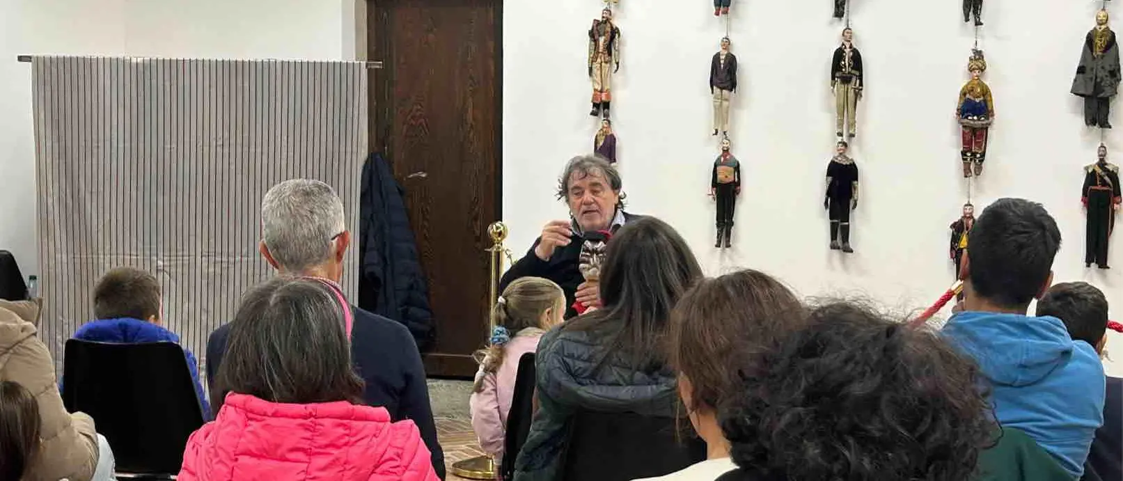 Mostra “Buratto, fili, bastoni”: il Castello Aragonese saluta la sua magia\n