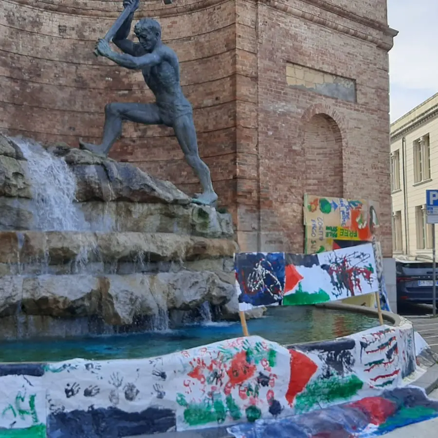 Catanzaro in piazza contro la “Finanziaria della guerra”: i Pro Pal (e non solo) pensano alla marcia No Ponte