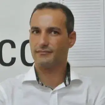 «Ho riabbracciato i miei bambini dopo un anno. Ho perso tutto, ma credo ancora nella giustizia»: parla l’ex sindaco di Strongoli dopo l’assoluzione\n