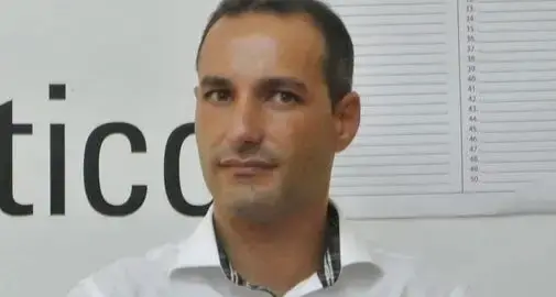 «Ho riabbracciato i miei bambini dopo un anno. Ho perso tutto, ma credo ancora nella giustizia»: parla l’ex sindaco di Strongoli dopo l’assoluzione\n