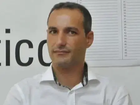 «Ho riabbracciato i miei bambini dopo un anno. Ho perso tutto, ma credo ancora nella giustizia»: parla l’ex sindaco di Strongoli dopo l’assoluzione