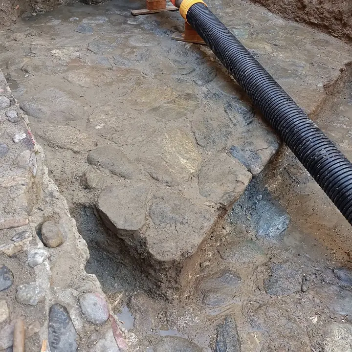 Strada romana di 2000 anni fa nel cuore del centro storico di Cosenza