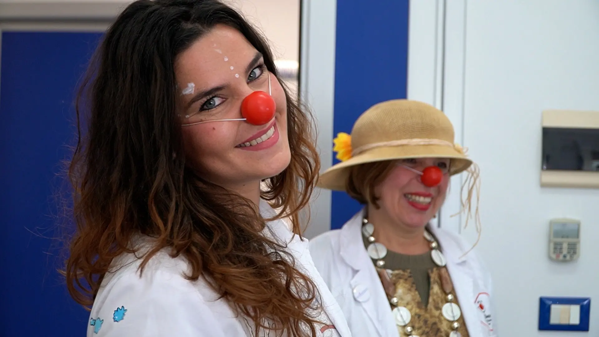 <p>Alcune delle volontarie del progetto &quot;Doctor Smile&quot;&nbsp;</p>\\n