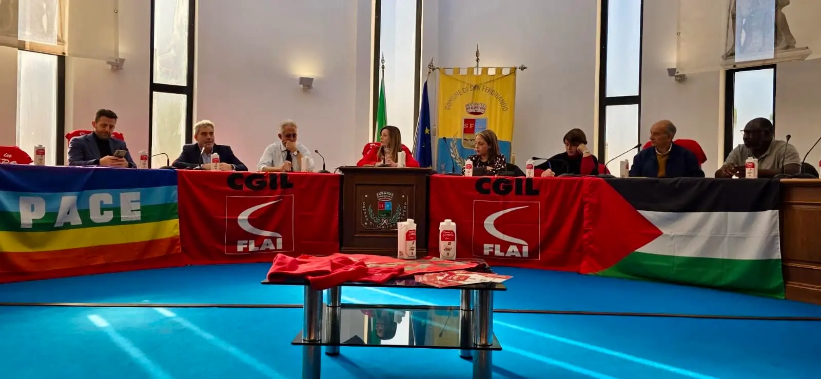 Migranti e diritti, la Flai Cgil\u00A0incontra i braccianti e punta il dito contro il taglio dei fondi Pnrr per i ghetti\n