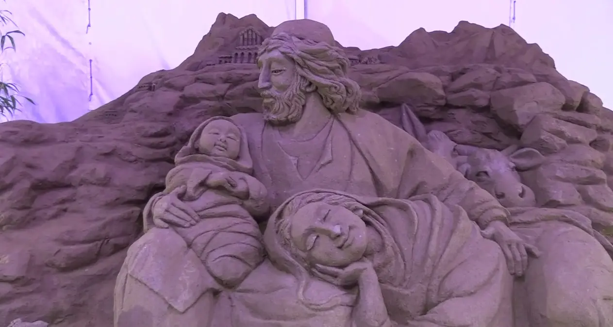 A Soverato inaugurato il Presepe in sculture di sabbia: 600 metri quadri di un’opera d’arte che celebra natività e territorio\n
