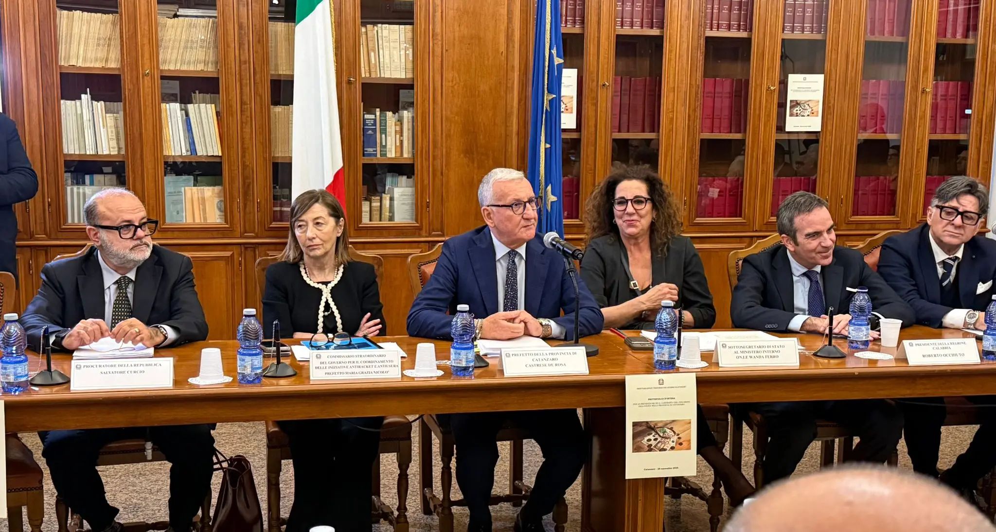 «Sostenere chi ha il coraggio di denunciare», firmato in Prefettura il protocollo contro usura e estorsioni: nel 2025 liquidati 2 milioni di benefici economici, 20 le istanze\n