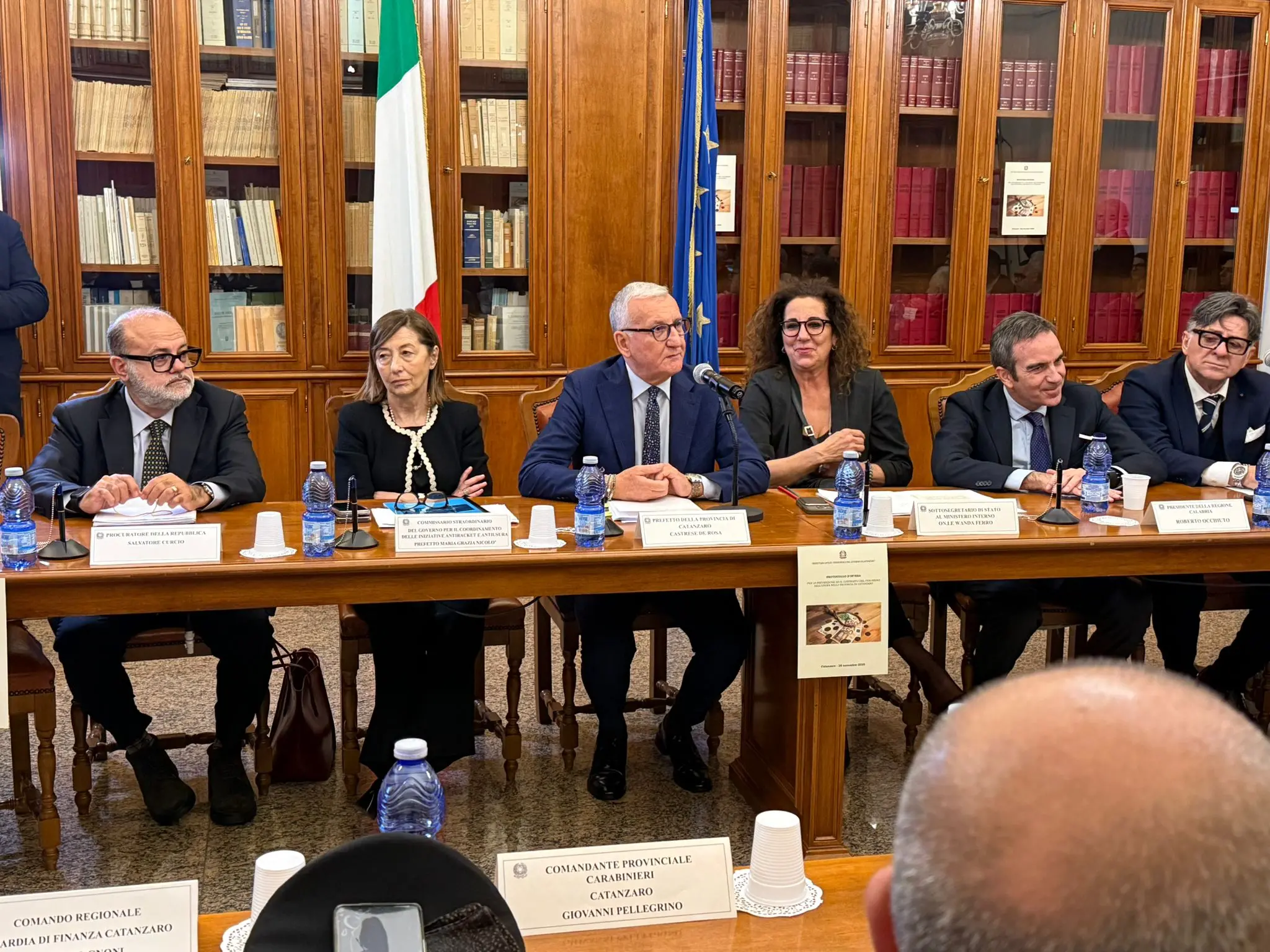 «Sostenere chi ha il coraggio di denunciare», firmato in Prefettura il protocollo contro usura e estorsioni: nel 2025 liquidati 2 milioni di benefici economici, 20 le istanze\n