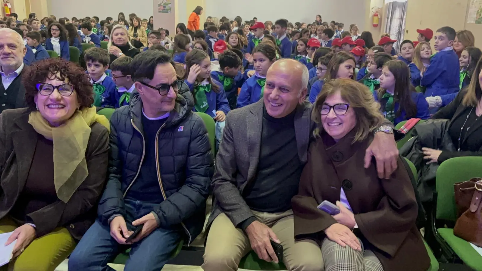 Cosenza, Caruso e Peppino Mazzotta alla Gullo: «I bambini\u00A0 messaggeri di una città più pulita»