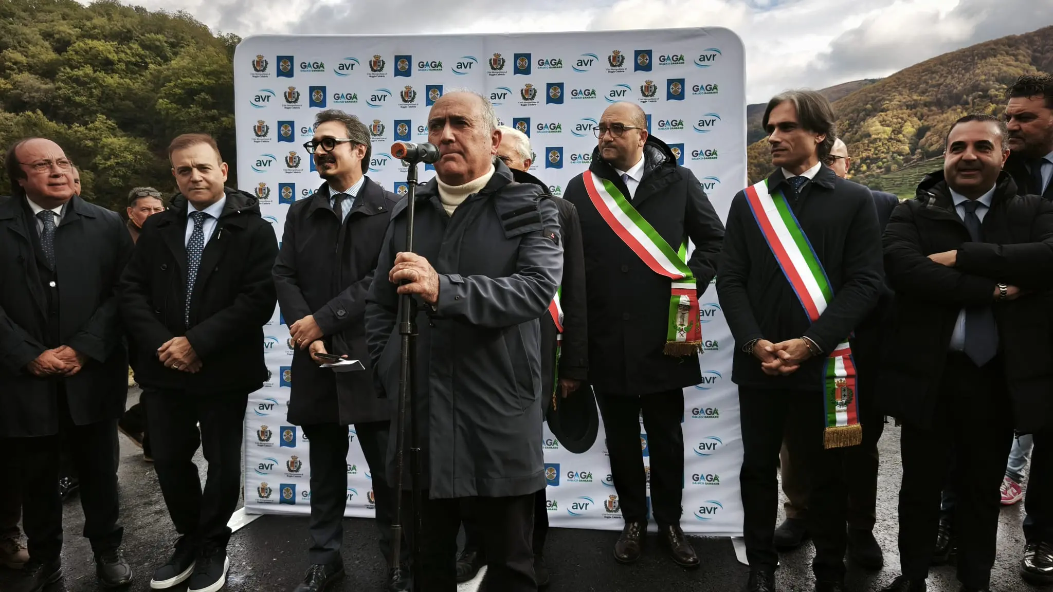 Inaugurato l’ultimo tratto della Gallico–Gambarie, Falcomatà: «Nuova prospettiva di sviluppo per Gambarie e i borghi dell’Aspromonte»\n