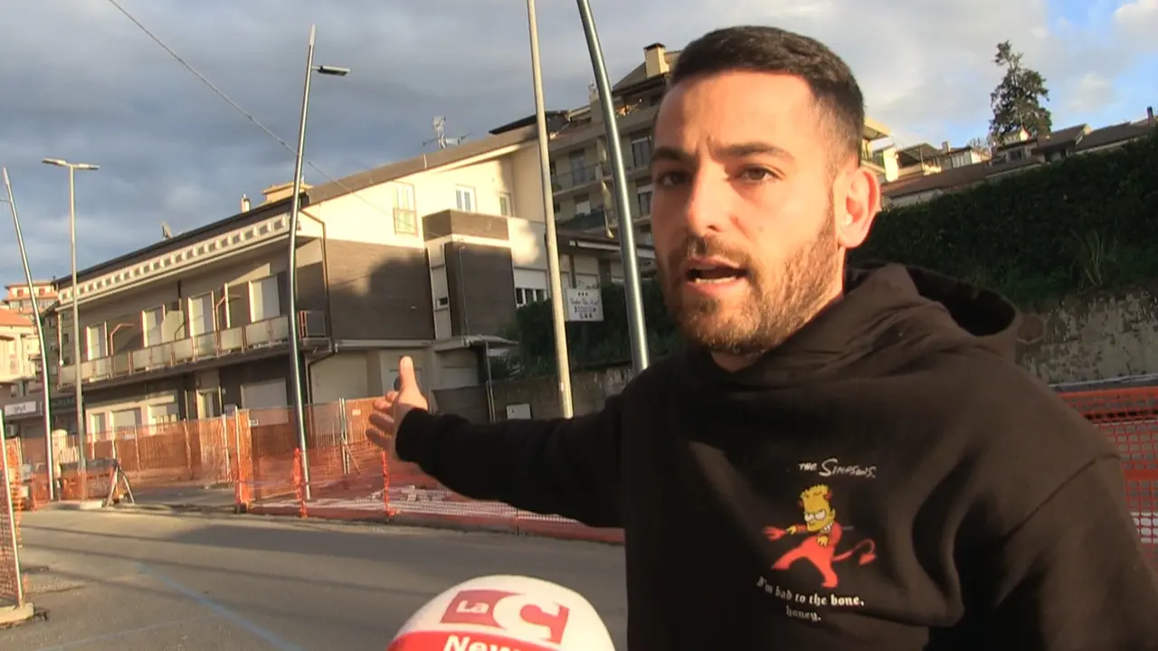 Vibo, un\u00A0Natale da “prigionieri” per i commercianti di via De Gasperi: strada chiusa da sette mesi, affari a picco e infrazioni folli\n