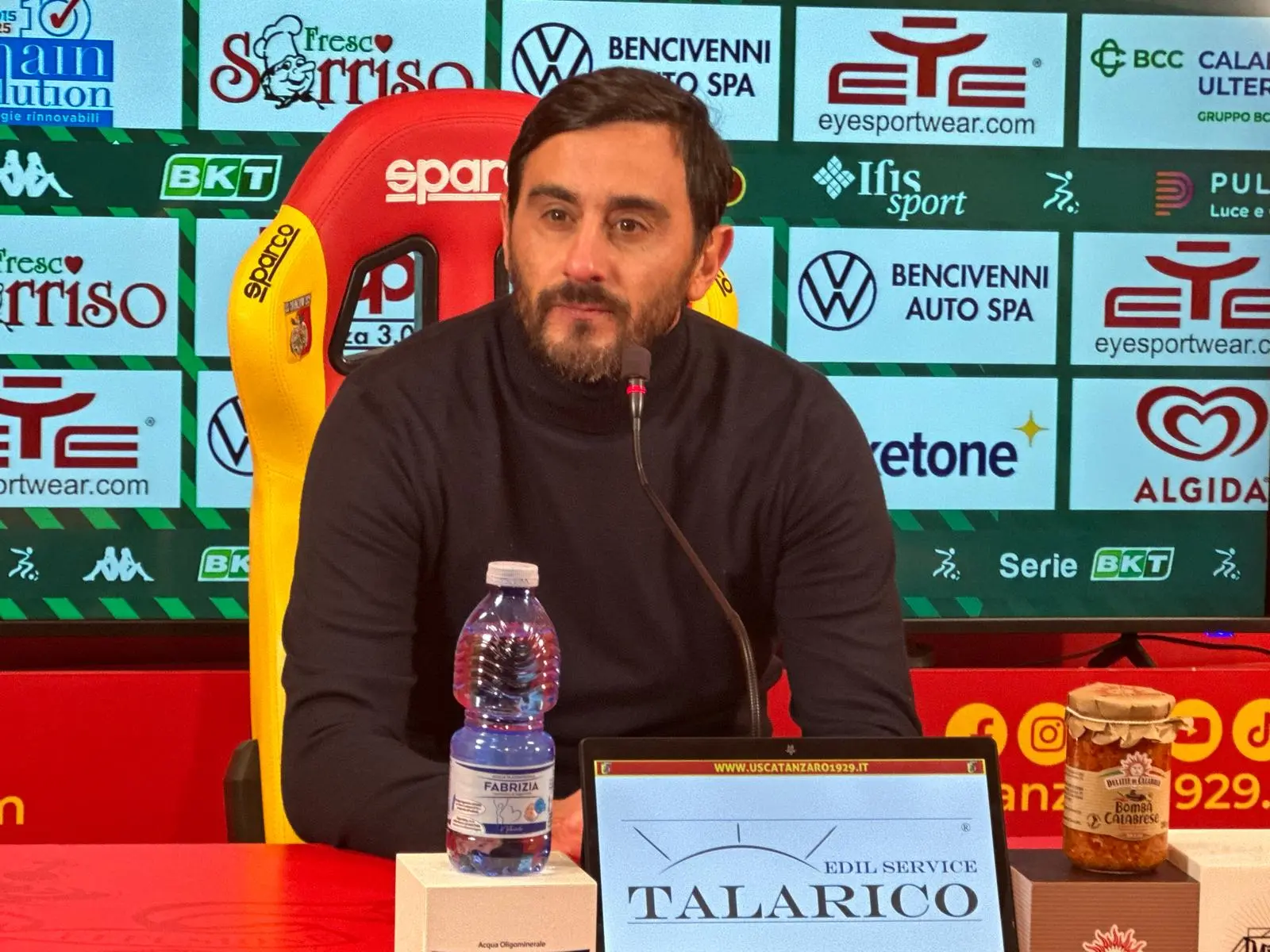 Il Catanzaro torna alla vittoria contro la Virtus Entella (3-2), Aquilani: «Presa una rete su rigore e poi un eurogol. Nei 90 minuti però abbiamo meritato noi»\n\n\n