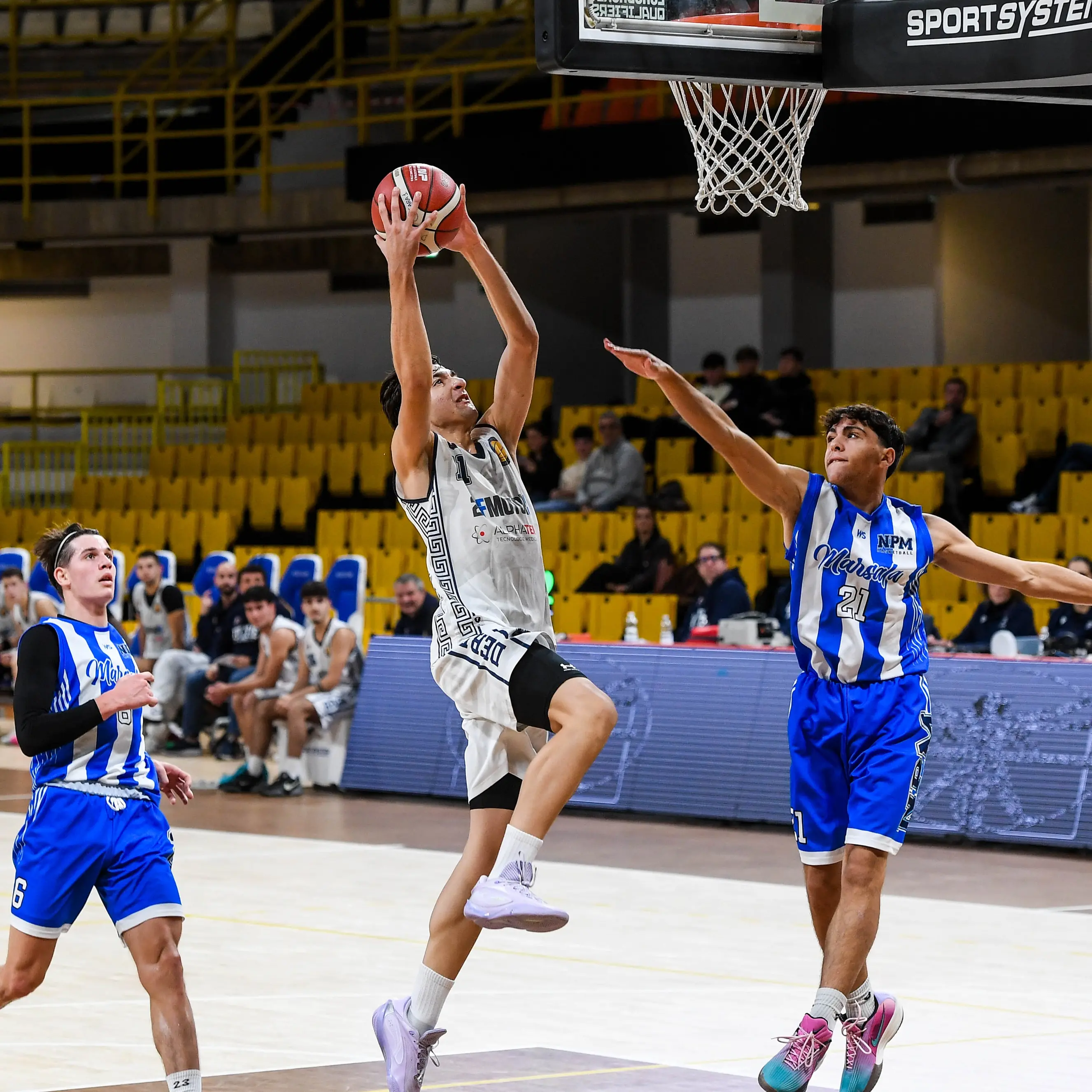 La Dierre Reggio Calabria travolge Marsala e vola in vetta alla classifica\n