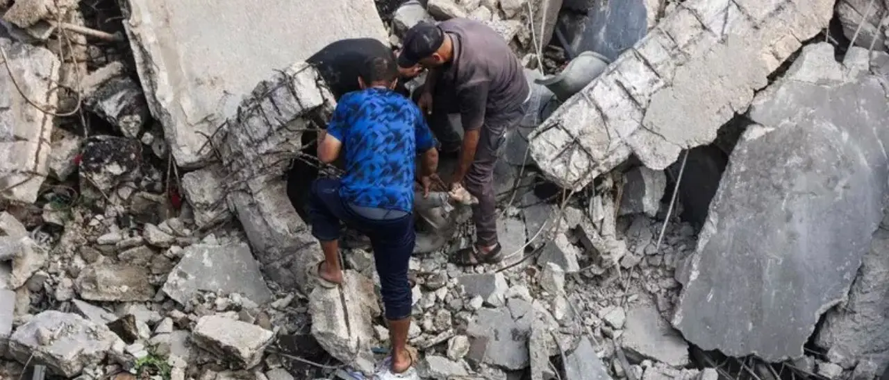 Medio Oriente, raid israeliani nel centro e nel sud della Striscia di Gaza\n