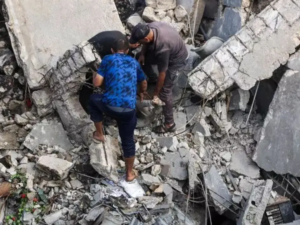 Medio Oriente, raid israeliani nel centro e nel sud della Striscia di Gaza