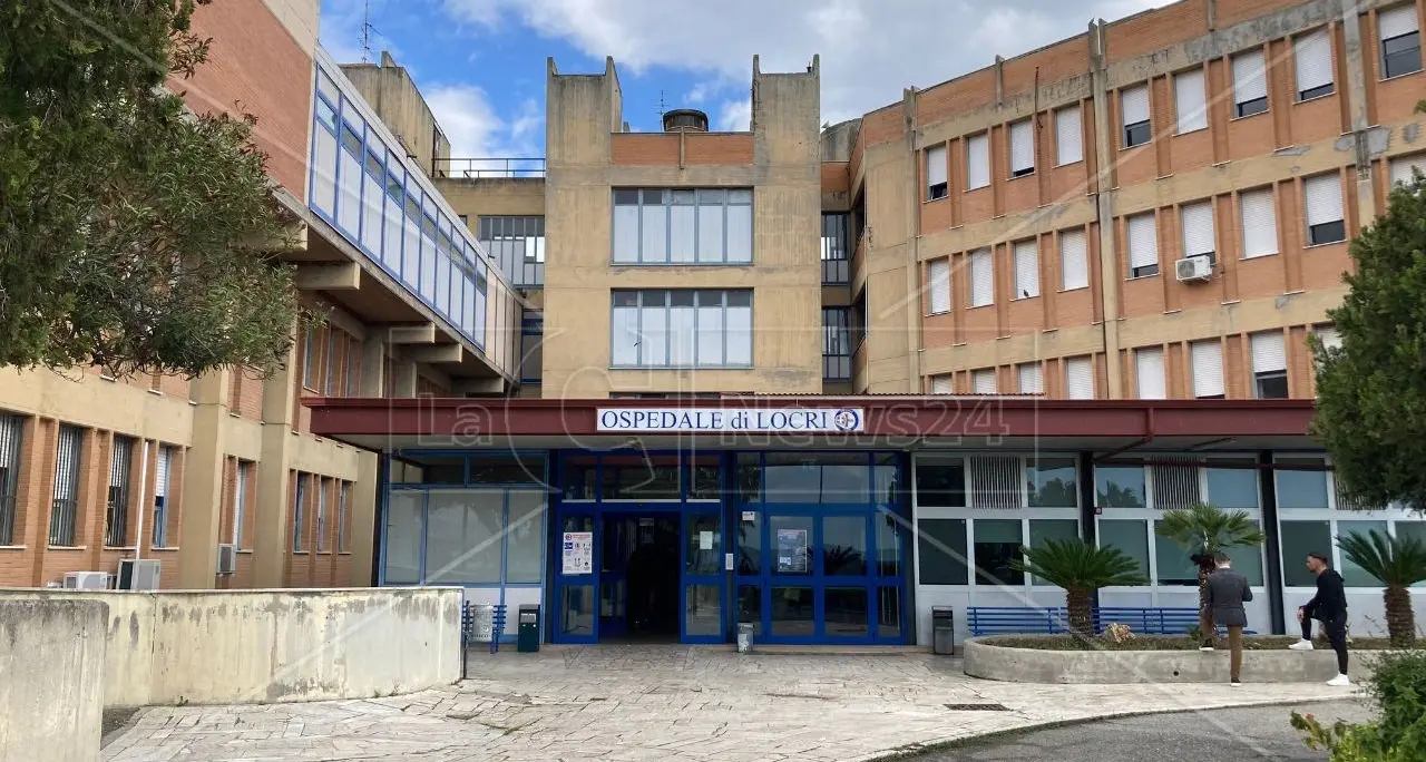 Corruzione all’ospedale di Locri, in abbreviato 15 condanne e un’assoluzione\n