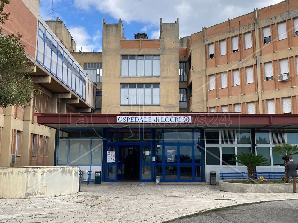 Corruzione all’ospedale di Locri, in abbreviato 15 condanne e un’assoluzione