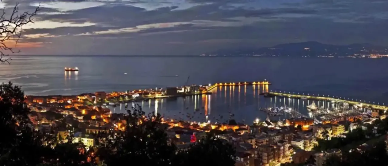 Il porto di Vibo Marina compie 160 anni: cerimonia con la Fanfara\u00A0e la benedizione del mare\n