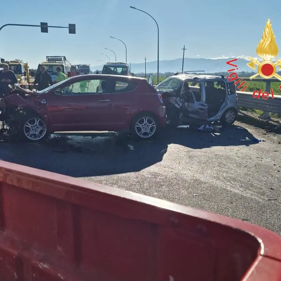 Statale 106 Jonica, morti due ventenni a Sibari: la procura di Castrovillari\u00A0apre un’inchiesta. Gravi due minorenni\n