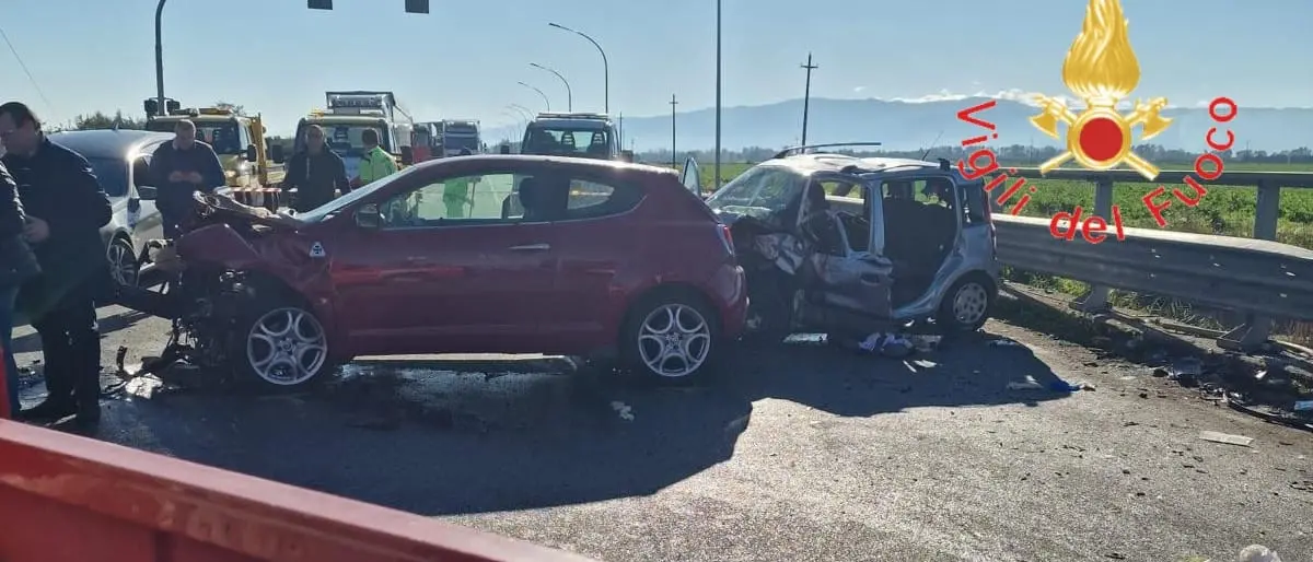 Statale 106 Jonica, morti due ventenni a Sibari: la procura di Castrovillari\u00A0apre un’inchiesta. Gravi due minorenni\n