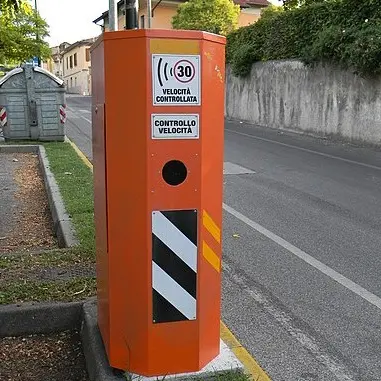 Autovelox: stop a quelli non censiti, le multe saranno nulle. Ecco la lista dei dispositivi autorizzati\n