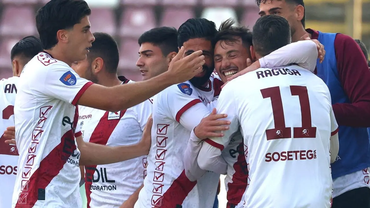 Serie D, il bilancio delle calabresi: seconda vittoria consecutiva per la Reggina. Il Sambiase non va oltre l’1-1 in casa contro l’Enna\n