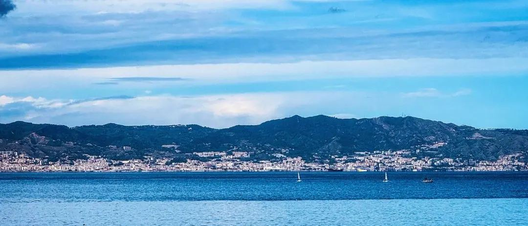 Il tempo sospeso tra le onde\n